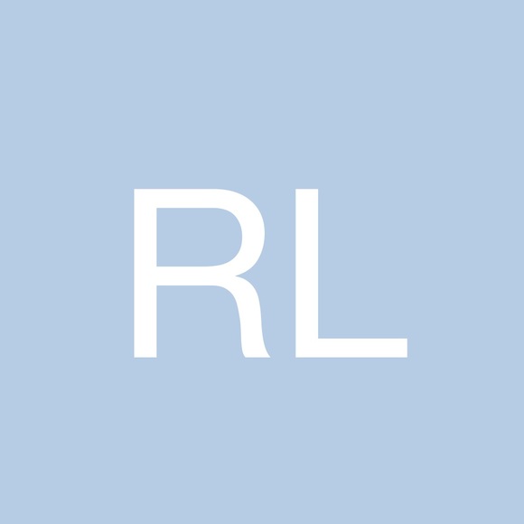 Profile Picture of Richard Liu (@petonix123) on Poshmark