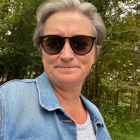 Profile Picture of Cathy Mccaffery (@cathymccaffery) on Poshmark