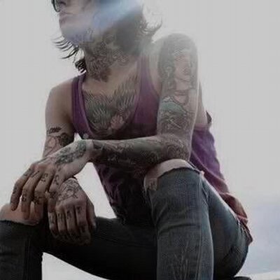 Profile Picture of Tom Schaffer (@Tom10looky) on Twitter