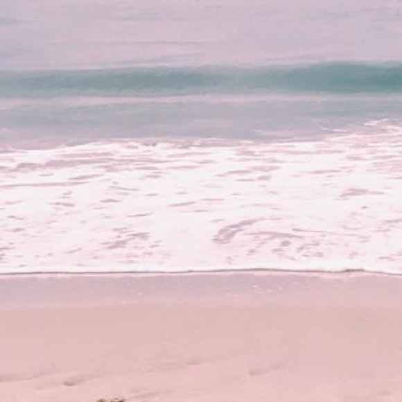 Profile Picture of Eva Espirito (@evaespirito) on Poshmark