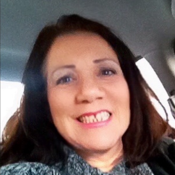 Rochelle Capobianco - Poshmark Profile Picture of Rochelle Capobianco (@mialumina1996) on Poshmark