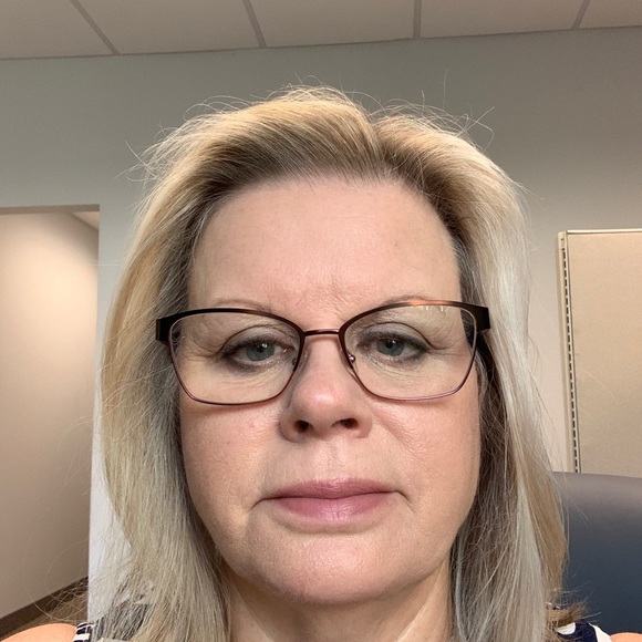 Profile Picture of Sherry Simms (@sherry_simms) on Poshmark