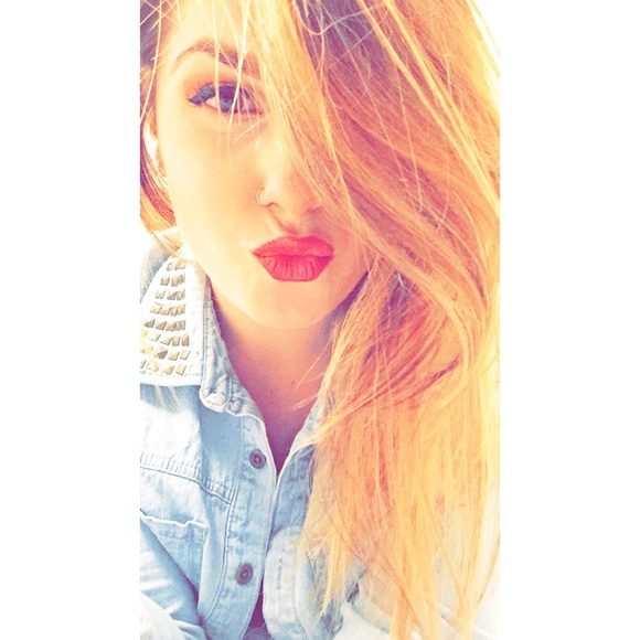 Nicole Mazzoni - Poshmark Profile Picture of Nicole Mazzoni (@cole_mazz) on Poshmark