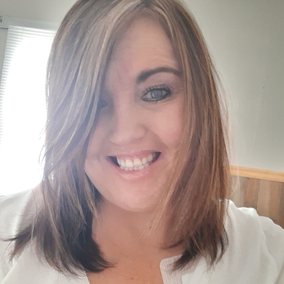 Profile Picture of Gary-jenifer Dunn (@love2shop920) on Poshmark