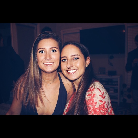 Profile Picture of Kristen Buttaro (@kristenbuttaro) on Poshmark