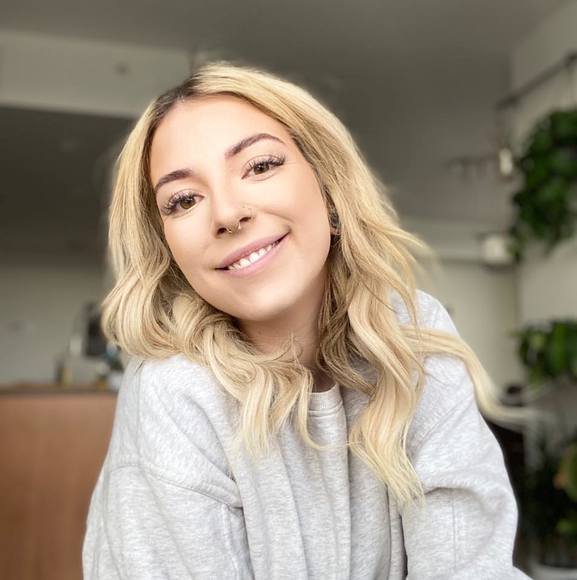 Sabrina Minor - Poshmark Profile Picture of Sabrina Minor (@houseofnight) on Poshmark