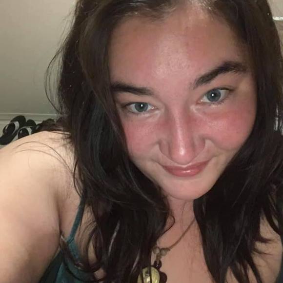 Profile Picture of Amanda Swenson (@amandaswenson) on Poshmark