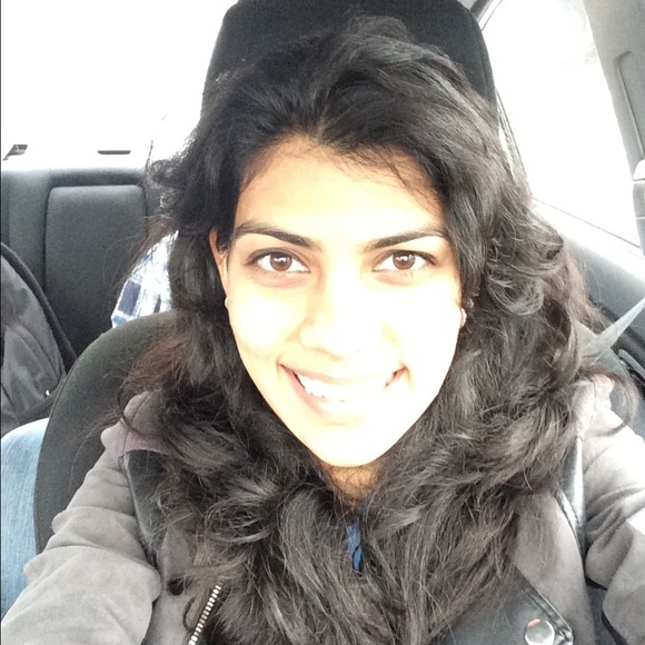 Profile Picture of Amrita Shah (@amritashah23) on Poshmark