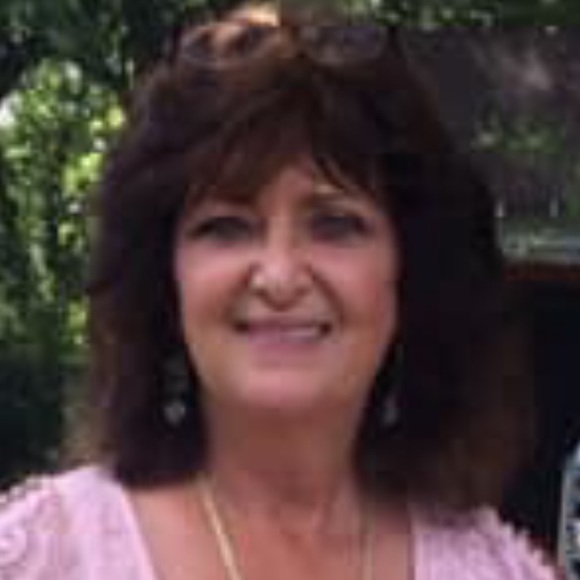 Profile Picture of Crystal Kleinpeter (@ctkleinpeter07) on Poshmark