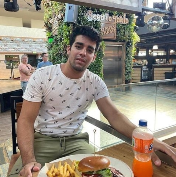 Profile Picture of Lazaro Jimenez (@lazarojimene746) on Poshmark