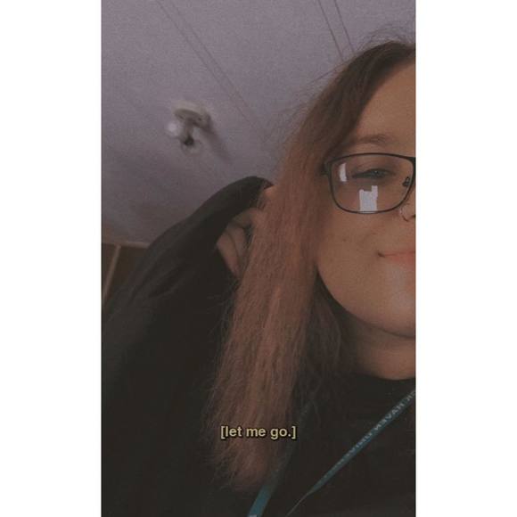 Profile Picture of Savanna Mincer (@savmincer) on Poshmark