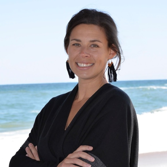 Profile Picture of Darcey Pearce renfrow (@darcey_p) on Poshmark