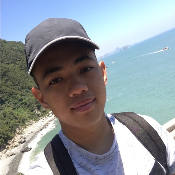 Profile Picture of Rustom Puriran (@jackfrossst) on Poshmark