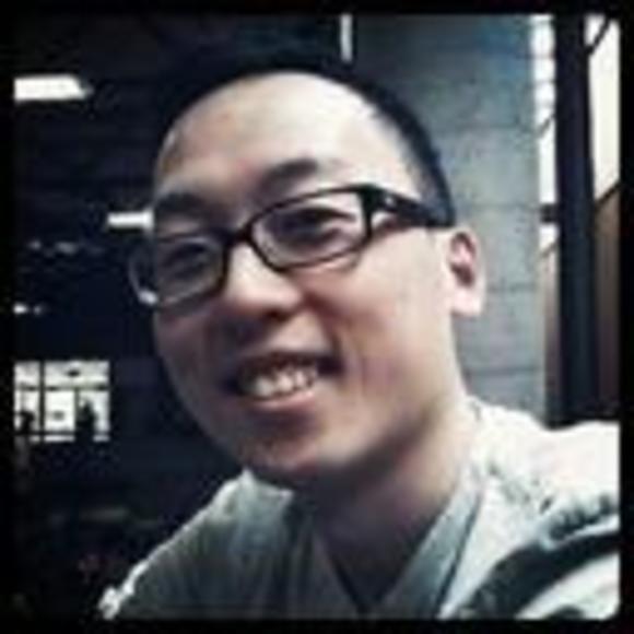 Profile Picture of Luis Kim (@luis5kim) on Poshmark