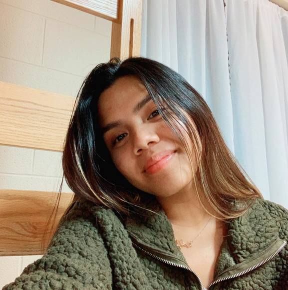 Profile Picture of Deja Guieb (@dejagweeeeb) on Poshmark