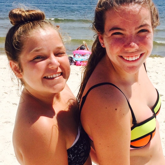 Brooklyn Lepak - Poshmark Profile Picture of Brooklyn Lepak (@brooklynlepak) on Poshmark