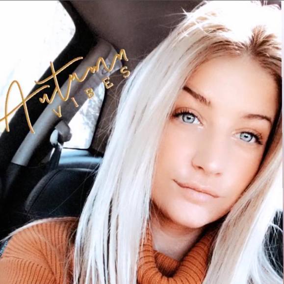 Profile Picture of Kaycee Rainbolt (@kayceerainbolt) on Poshmark