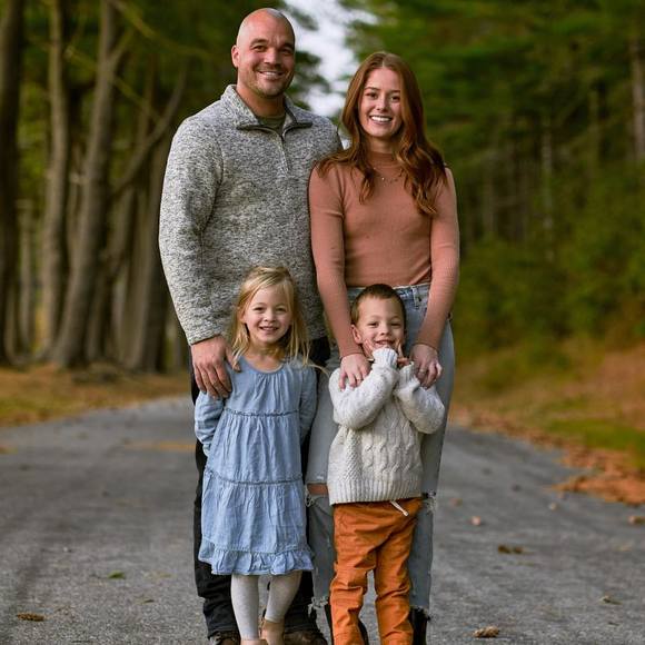 Profile Picture of Jessica Giberti (@jessicaeg) on Poshmark