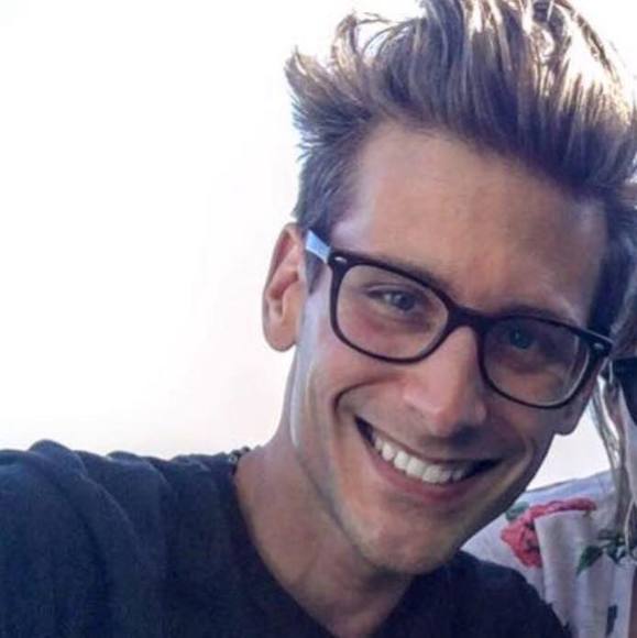 Profile Picture of Joe Puglisi (@jpgls82) on Poshmark