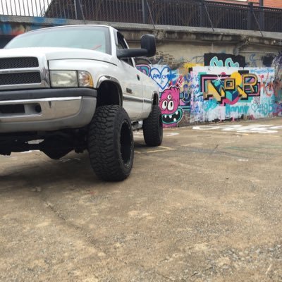 Profile Picture of Luke Angell (@12_valve_336) on Twitter