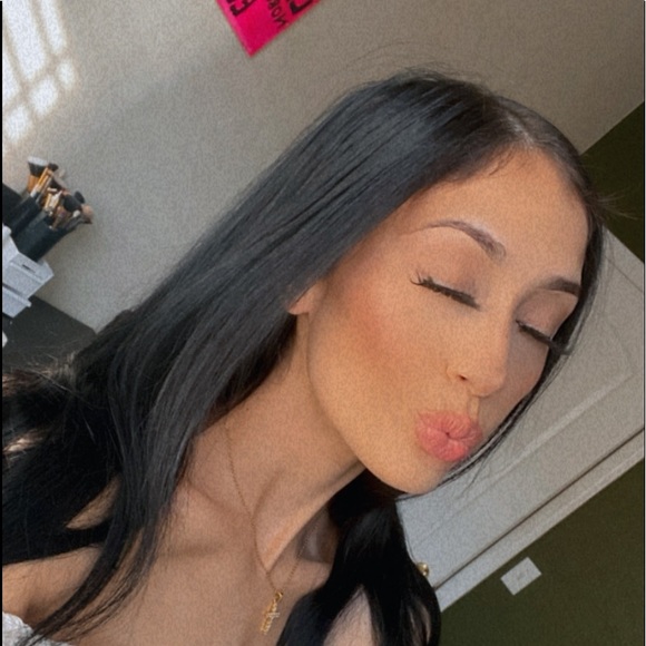 Profile Picture of Norma Rivera (@amronarevir) on Poshmark