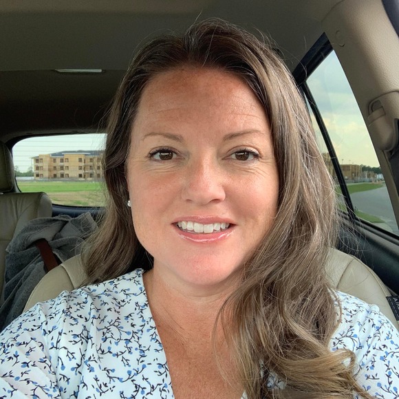 Profile Picture of Christie Constransitch (@cconstransitch) on Poshmark