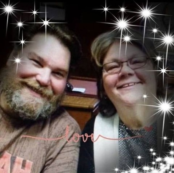 Melissa Billett - Poshmark Profile Picture of Melissa Billett (@mimibillett) on Poshmark