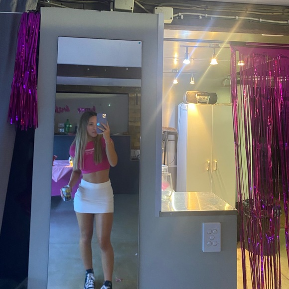 Profile Picture of Charlize Nutley (@charlizenutley1) on Poshmark