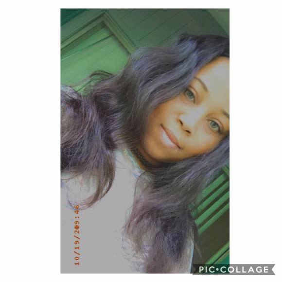 Profile Picture of Chetonia Harris (@chetoniaharris) on Poshmark