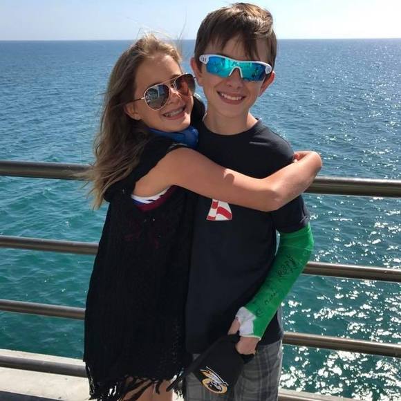 Profile Picture of Julie Pohler (@dazzjewels) on Poshmark