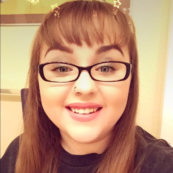 Jerrica Neeley - Poshmark Profile Picture of Jerrica Neeley (@jerricaneeley) on Poshmark