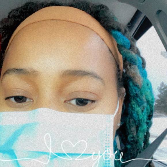 Profile Picture of Sharaina Michael (@sharain717) on Poshmark