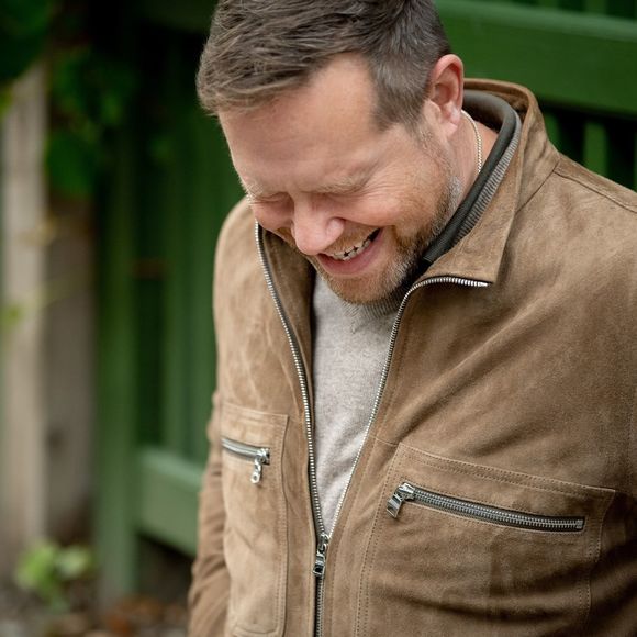 Profile Picture of Andrew Anderson (@aesa1972) on Poshmark