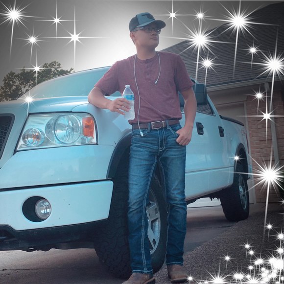 Profile Picture of Dardar Zanoria (@dardarzanoria) on Poshmark