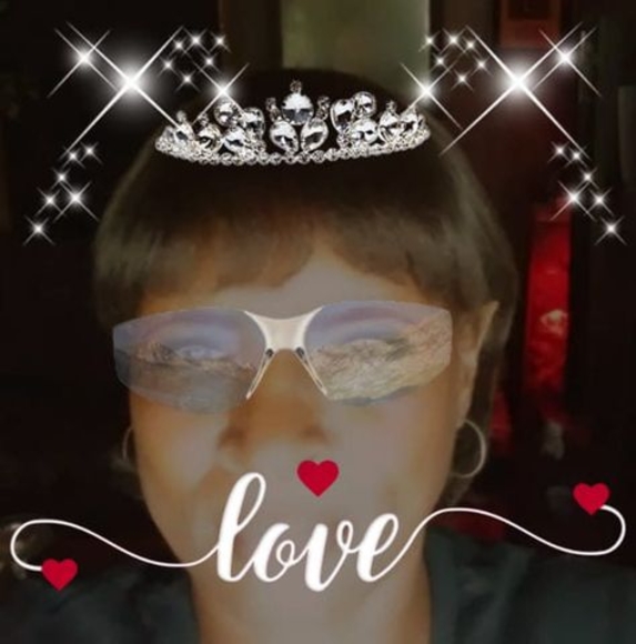 Profile Picture of Dianne Barnes (@diannebarnes) on Poshmark