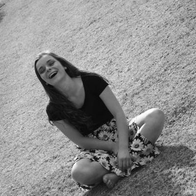 Lara Van Den Berg - Twitter Profile Picture of Lara Van Den Berg (@laravdberg) on Twitter