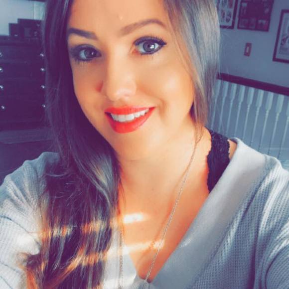 Profile Picture of Willow Moore (@willowmoore) on Poshmark