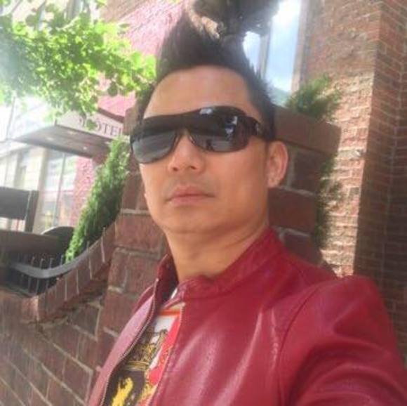 Profile Picture of Long Lee (@long_lee) on Poshmark