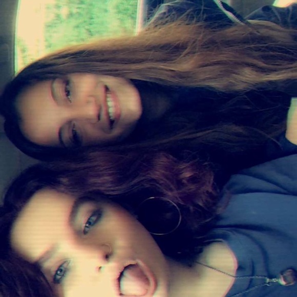 Profile Picture of Sienna Pioli (@siennapioli) on Poshmark