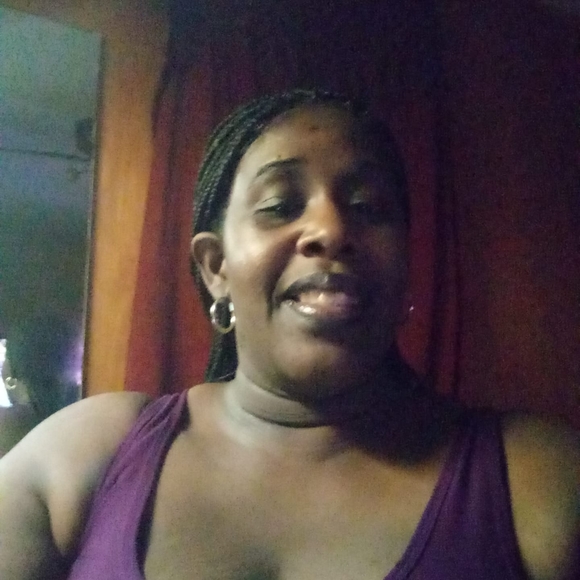 Profile Picture of Trainer Routt (@8327166481) on Poshmark