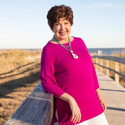 Profile Picture of Mary Kay Andrews (@mkayandrews) on Twitter