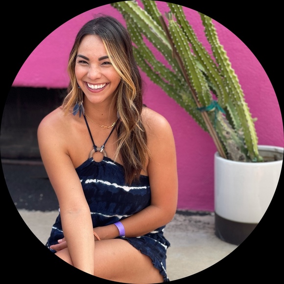 Profile Picture of Bianca Alcorta (@biancaalcorta) on Poshmark