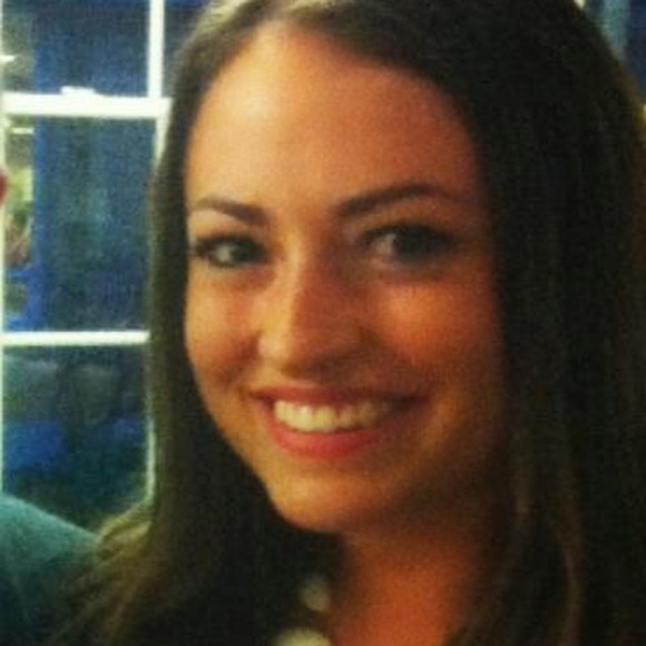 Kelly Mcfarlane - Poshmark Profile Picture of Kelly Mcfarlane (@kellymcfarlane) on Poshmark