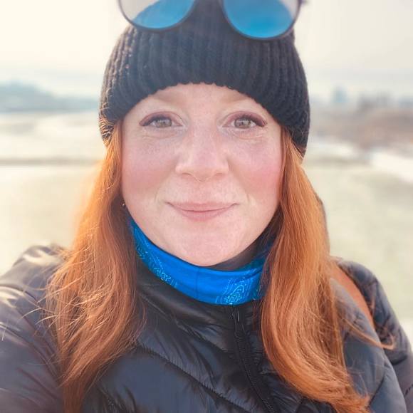 Profile Picture of Chelsea Hinrichsen (@chelseahinri497) on Poshmark