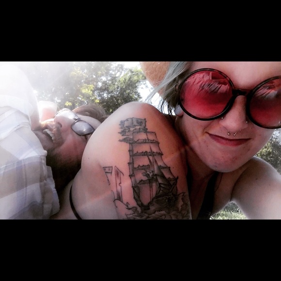 Profile Picture of Ivalee Brasky (@tankbrasky726) on Poshmark