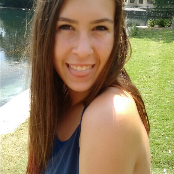 Profile Picture of Mara Fredenberg (@marafredenberg) on Poshmark