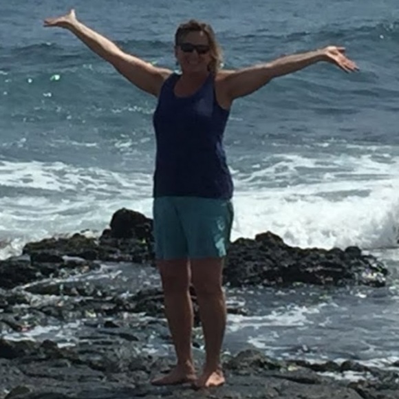 Profile Picture of Sandra Regan (@fraatzy) on Poshmark