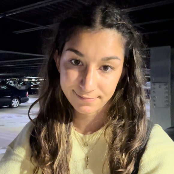 Profile Picture of Sofia Gasparro (@sofiagasparro) on Poshmark