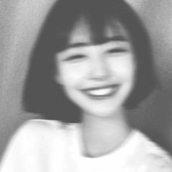 Profile Picture of Tsomo Yungdung (@tsomoyungdung) on Poshmark