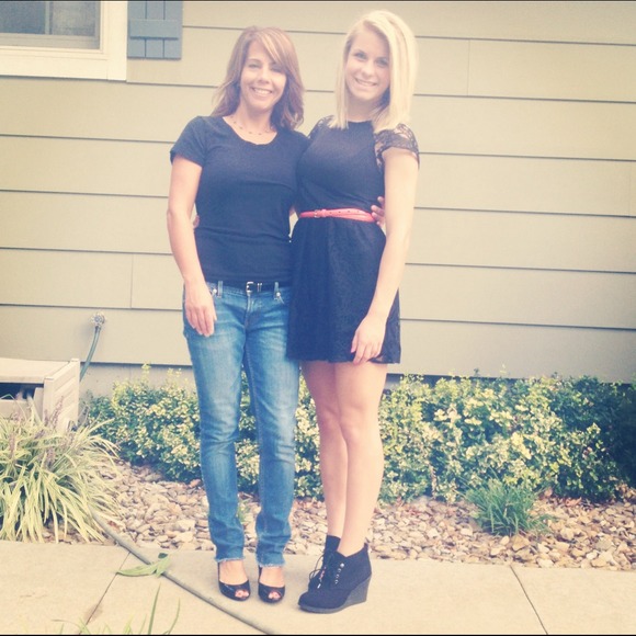 Emm Samenus - Poshmark Profile Picture of Emm Samenus (@emmasam) on Poshmark